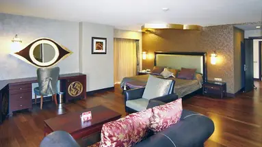 Royal Dragon Hotel