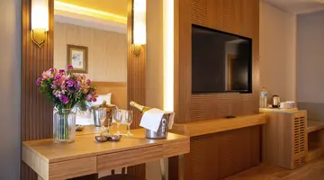 Royal Dragon Hotel