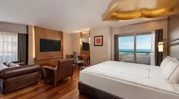 ROYAL DRAGON HOTEL