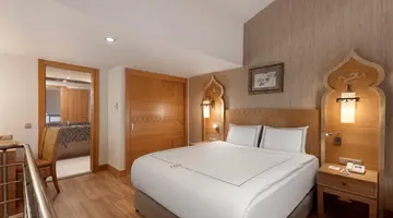ROYAL DRAGON HOTEL
