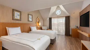 ROYAL DRAGON HOTEL