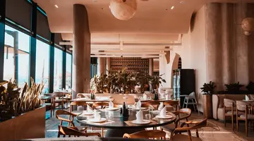 Royal G Deluxe Hotel
