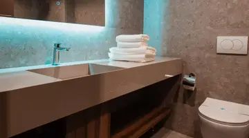 Royal G Deluxe Hotel