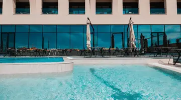 Royal G Deluxe Hotel