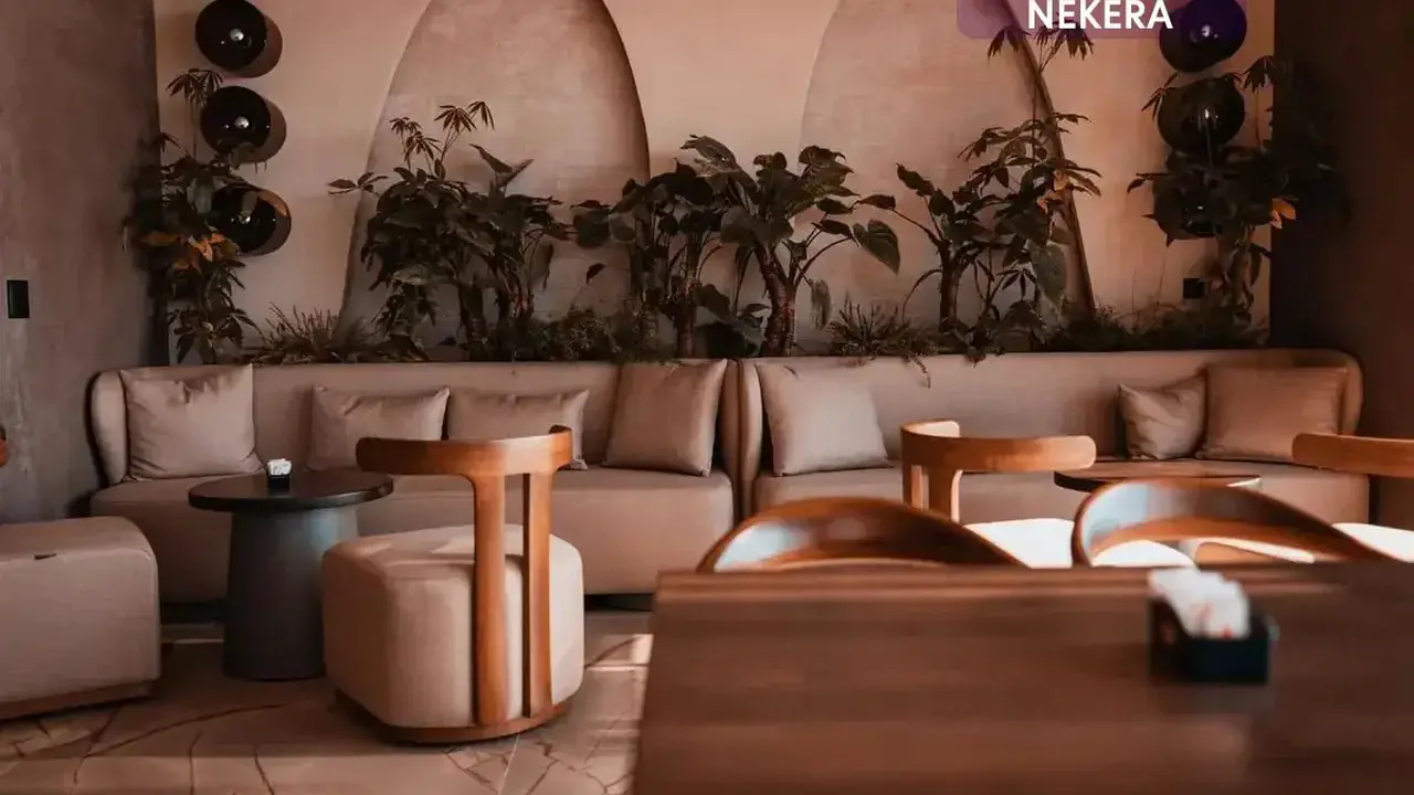 Royal G Deluxe Hotel