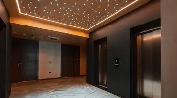 Royal G Deluxe Hotel