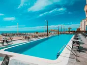 Royal G Deluxe Hotel