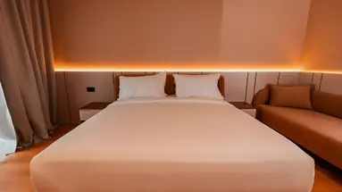 Royal G Deluxe Hotel
