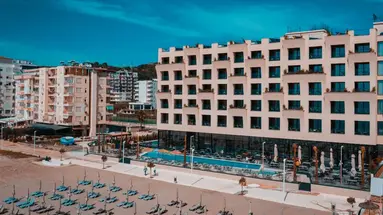 Royal G Deluxe Hotel