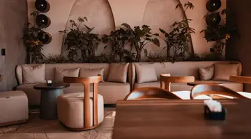 Royal G Deluxe Hotel