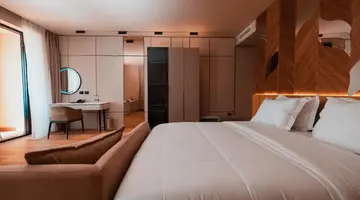 ROYAL G DELUXE