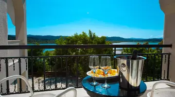 ROYAL GRAND HOTEL