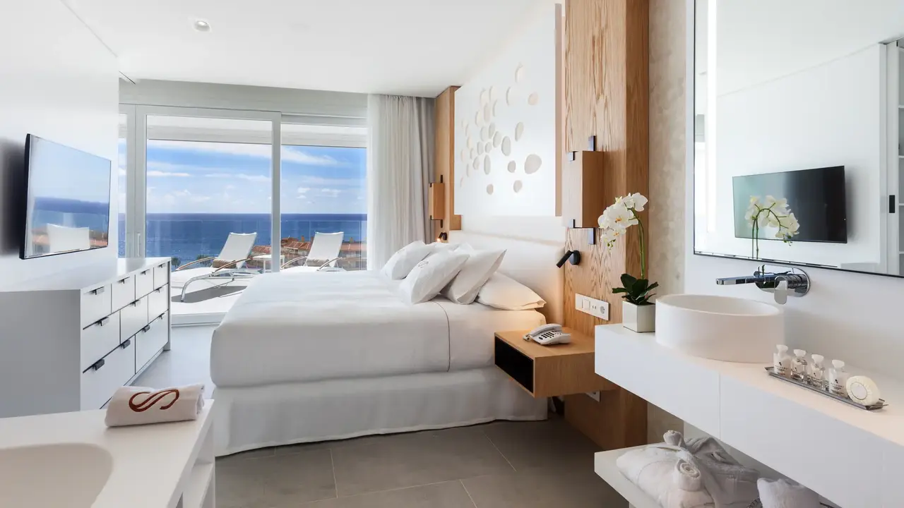 Royal Hideaway Corales Suites