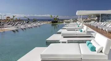 Royal Hideaway Corales Suites