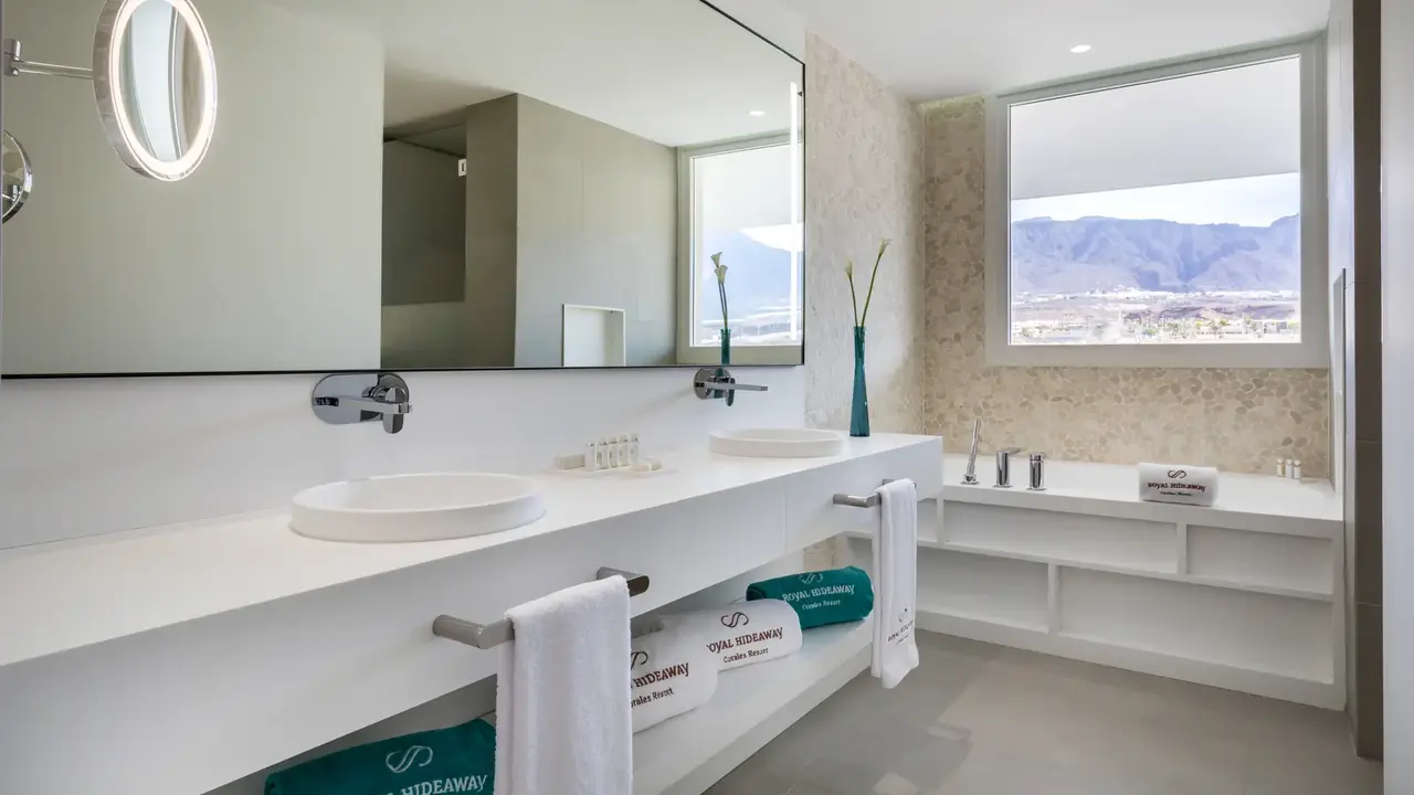 Royal Hideaway Corales Suites