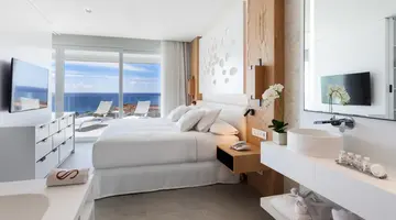 Royal Hideaway Corales Suites