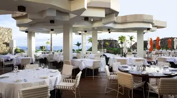 Royal Hideaway Corales Suites