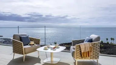 ROYAL HIDEAWAY CORALES SUITES
