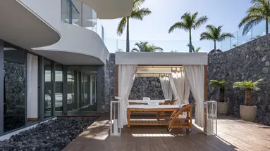 ROYAL HIDEAWAY CORALES SUITES