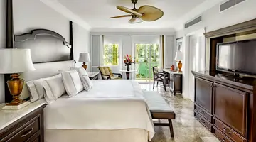 Royal Hideaway Playacar