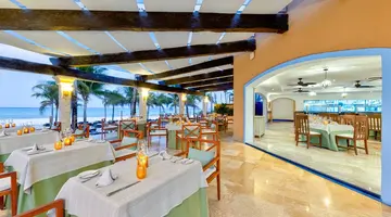 Royal Hideaway Playacar