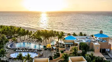 Royal Hideaway Playacar