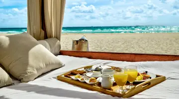 Royal Hideaway Playacar