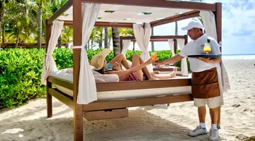 Royal Hideaway Playacar