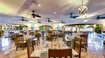 Royal Hideaway Playacar