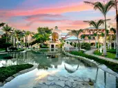 Royal Hideaway Playacar