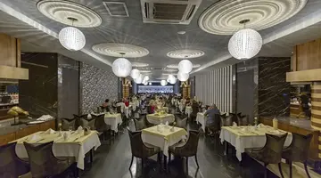 Royal Holiday Palace