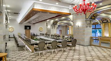 Royal Holiday Palace