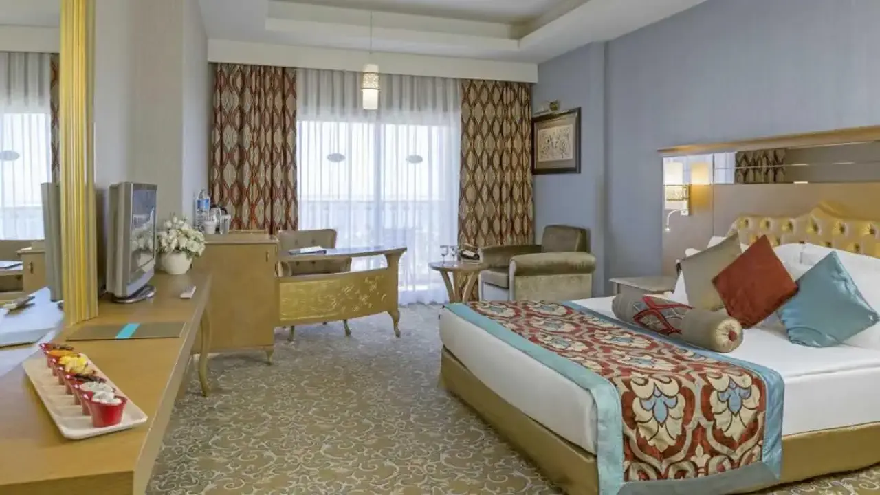 ROYAL HOLIDAY PALACE
