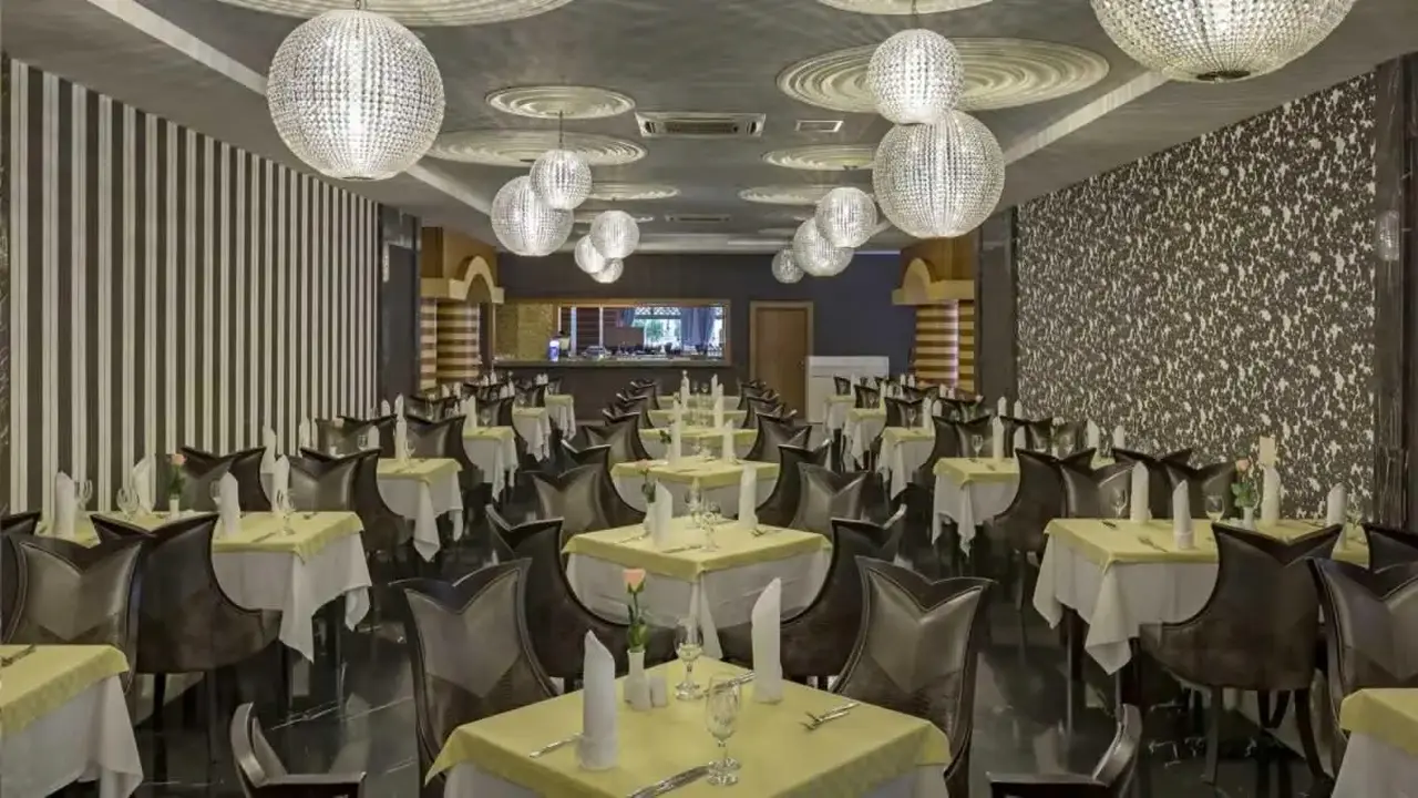 ROYAL HOLIDAY PALACE