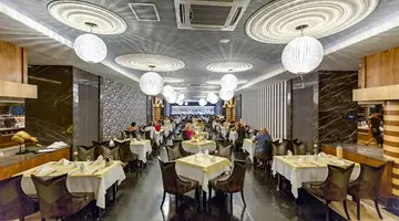 Royal Holiday Palace