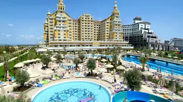 Royal Holiday Palace