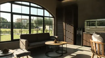 Royal Hotel and Suites