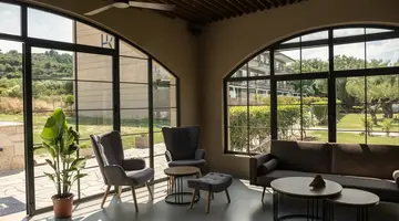 Royal Hotel and Suites