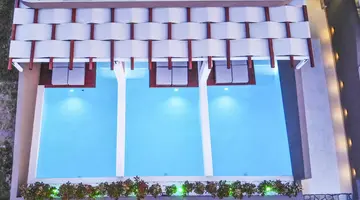 Royal Hotel and Suites