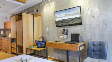 Royal Hotel and Suites