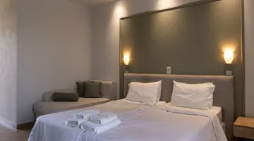 Royal Hotel and Suites