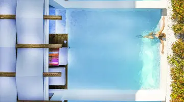 Royal Hotel and Suites