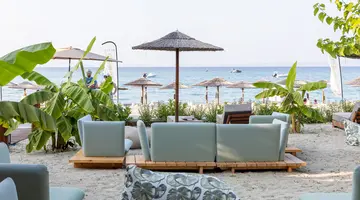 Royal Hotel and Suites