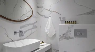 Royal Hotel and Suites