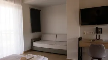 Royal Hotel and Suites
