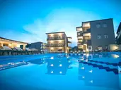 Royal Hotel and Suites