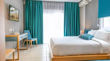 Royal Hotel and Suites