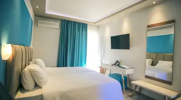 Royal Hotel and Suites