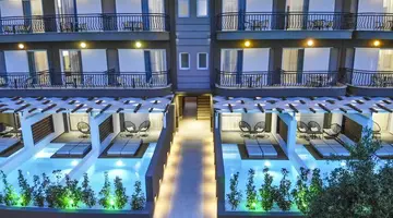 Royal Hotel and Suites