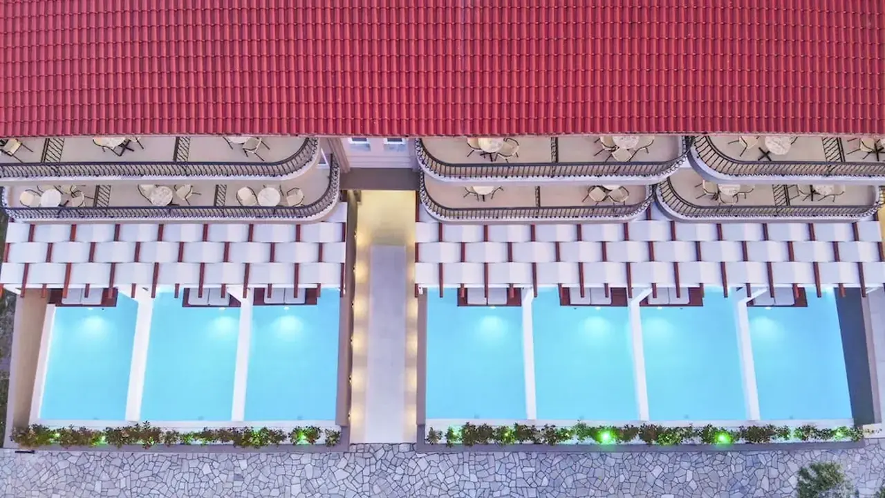 Royal Hotel and Suites